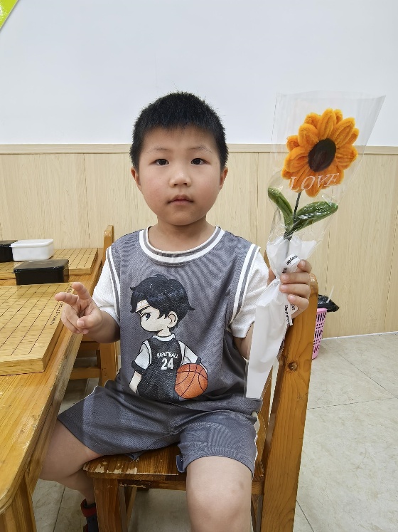 2、在本周的周末，我們迎來了一個非常重要的節(jié)日，是關(guān)于我們偉大美麗的媽媽們的節(jié)日——”母親節(jié)“_副本.jpg